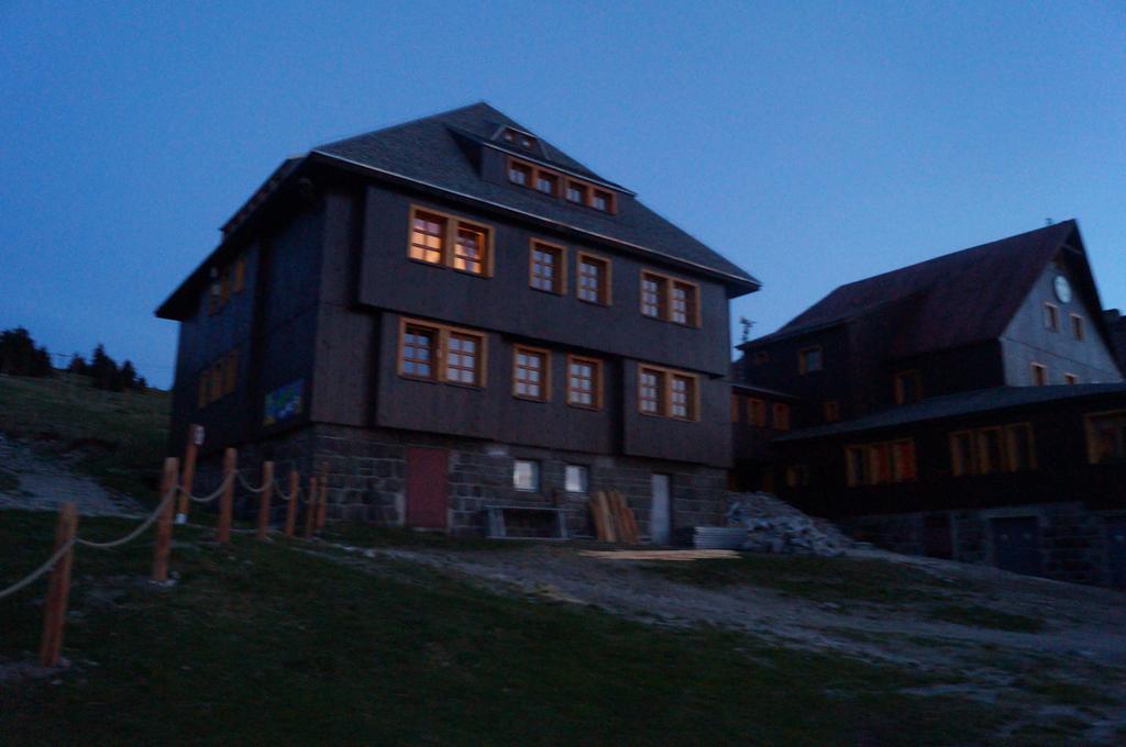 A Pousada Schronisko Pttk Hala Szrenicka Szklarska Poręba Exterior foto